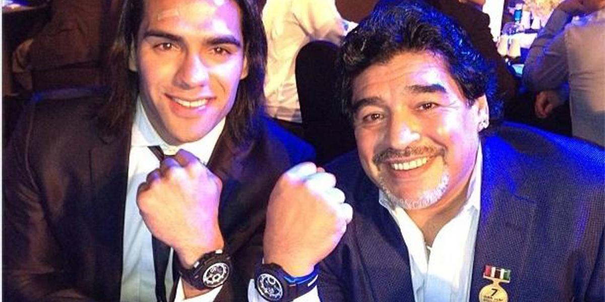 Radamel Falcao García junto a Diego Maradona.