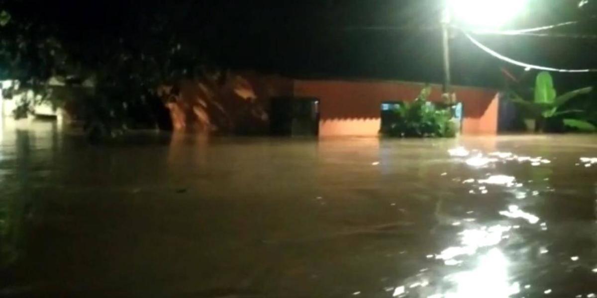Aspecto de las viviendas inundadas en Guachaca.