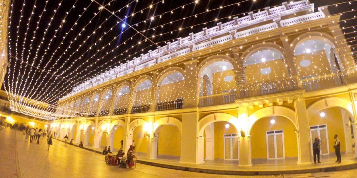 El Palacio de la Aduana, que fue remodelado en su totalidad, por la anterior Gobernación es el lugar ideal para las fotos familiares.