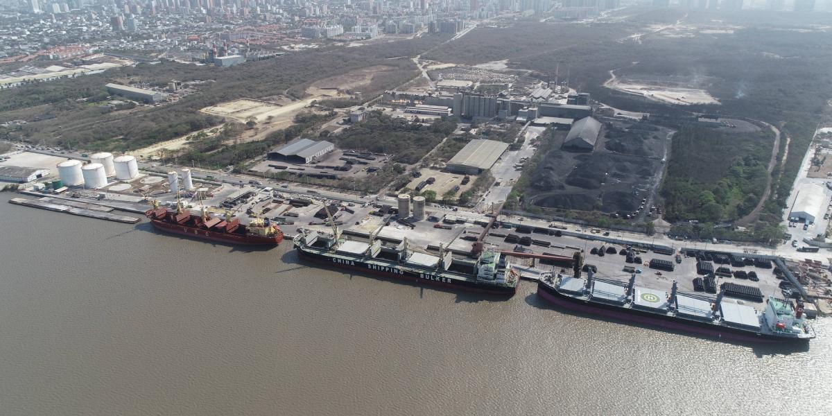 La terminal de Compas mueve carbón, acero, fertilizantes y graneles por la zona portuaria de Barranquilla.