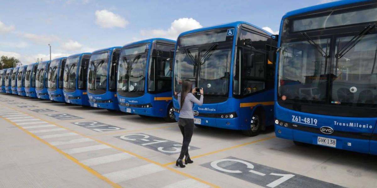 TRANSMILENIO S.A. entregó 120 nuevos buses, 100% eléctricos, para los usuarios del componente zonal en la localidad de Fontibón.