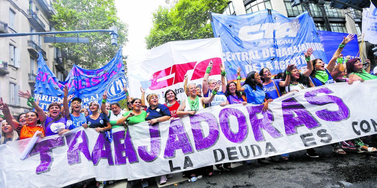 Mejorar las condiciones y oportunidades laborales para las mujeres, así como garantizar su participación en los escenarios políticos y económicos, son algunas de las acciones que deben tomar las instituciones y empresas para disminuir la brecha de género en América Latina.