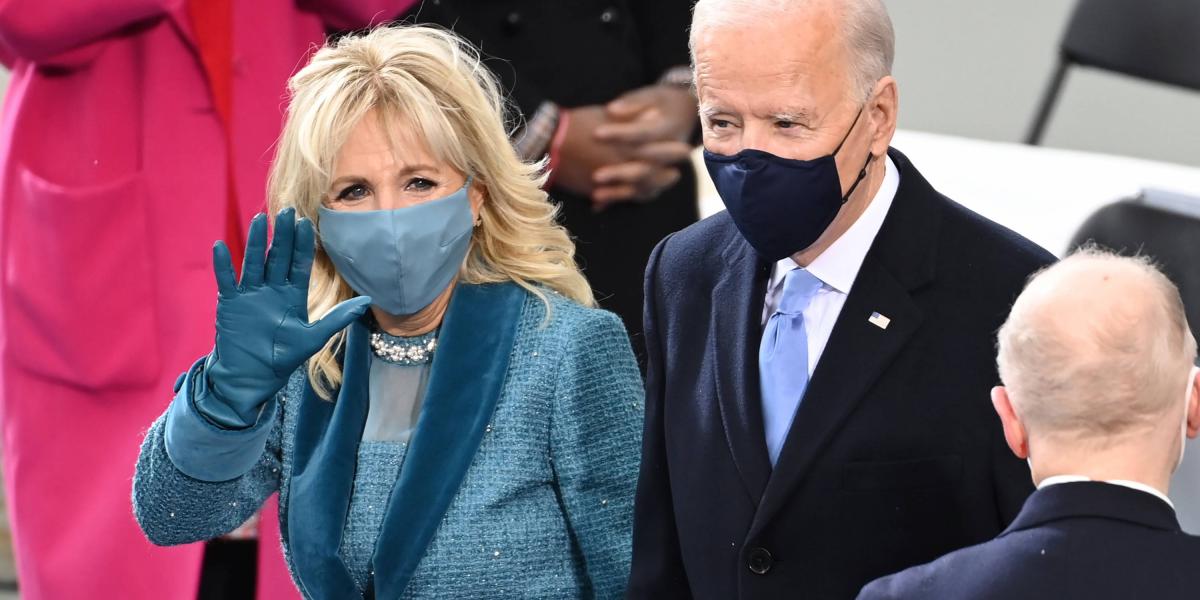 Jill Biden acompañó durante los actos protocolarios de juramentación a su esposo, y presidente, Joe Biden.