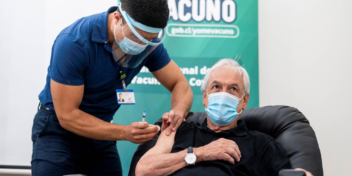 El presidente de Chile, Sebastián Piñera, recibió este viernes la vacuna contra el coronavirus.