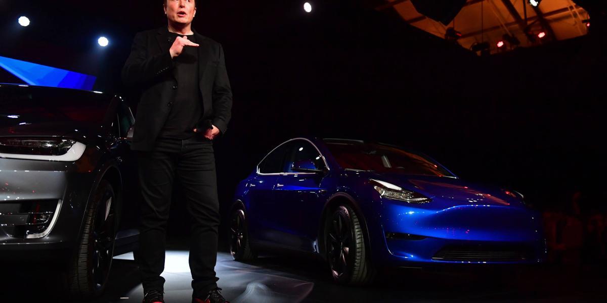 Musk hablando en la inauguración del Tesla Model Y ® del 2019.