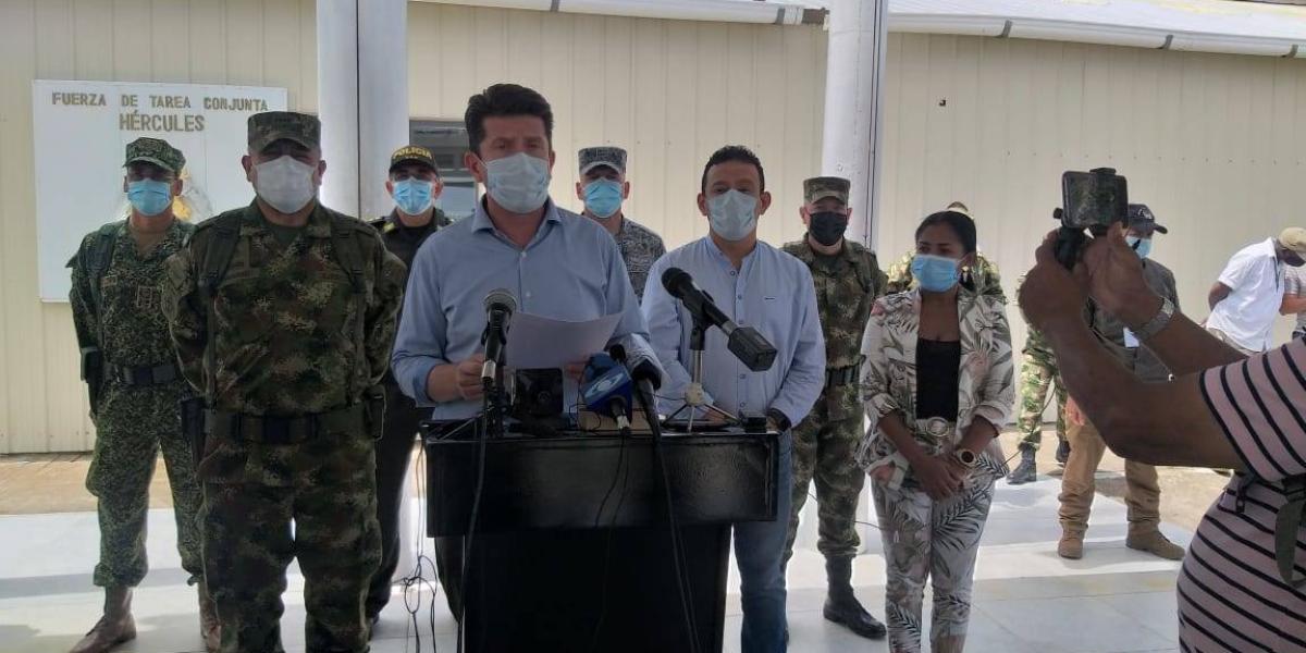 El ministro de la Defensa, Diego Molano viajó esta mañana a Tumaco, en compañía de la cúpula de las FF.MM. y el director de la Policía Nacional.