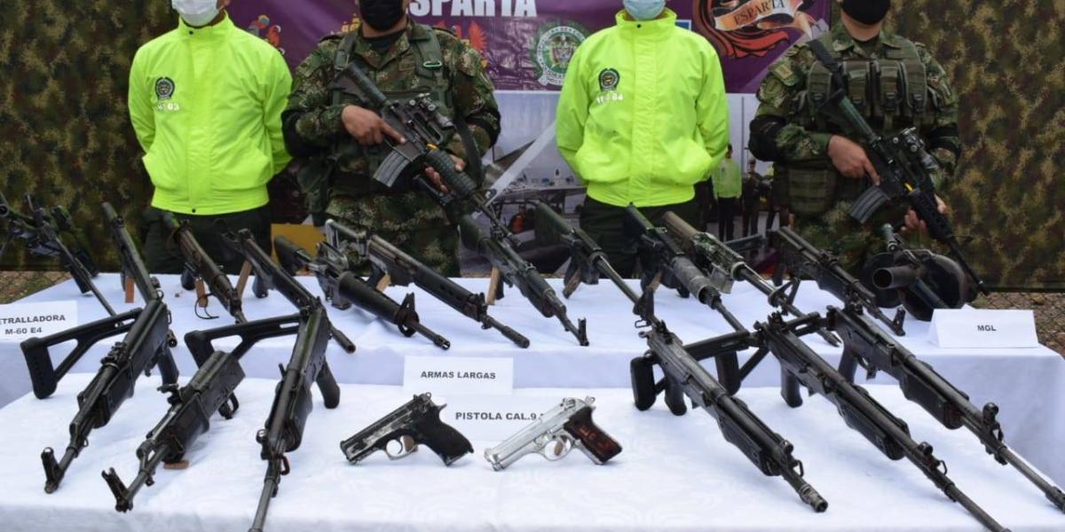 Ejército ubicó caleta de armas de 'Los Pelusos'.