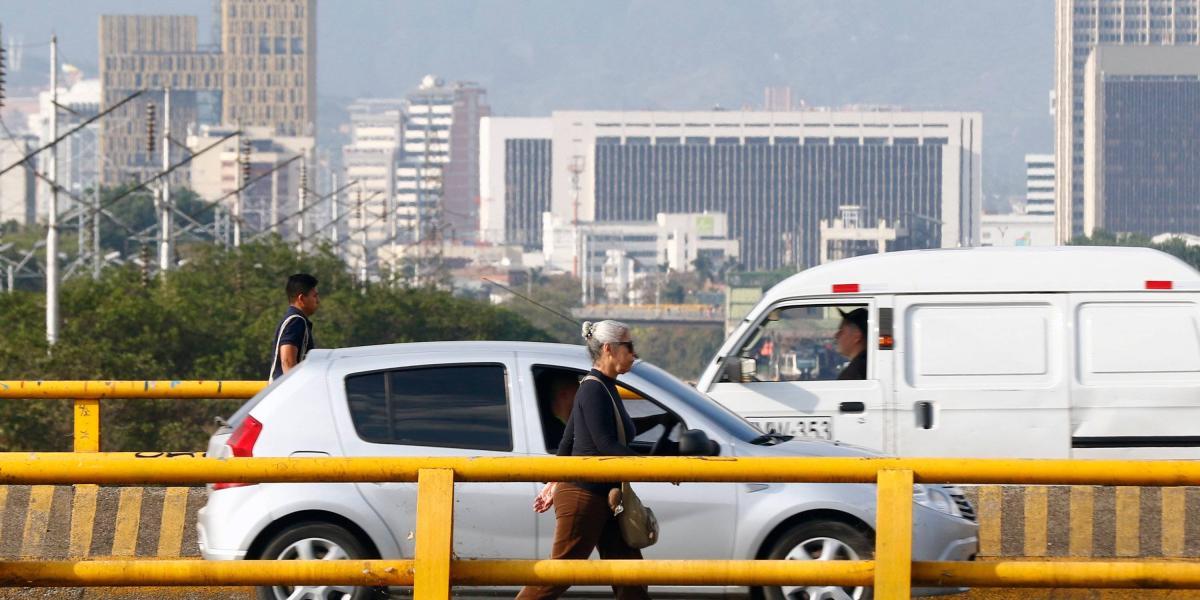 Desde hace un año en Medellín ni en el Aburrá hay pico y placa para los automóviles particulares, debido a la pandemia del covid-19.