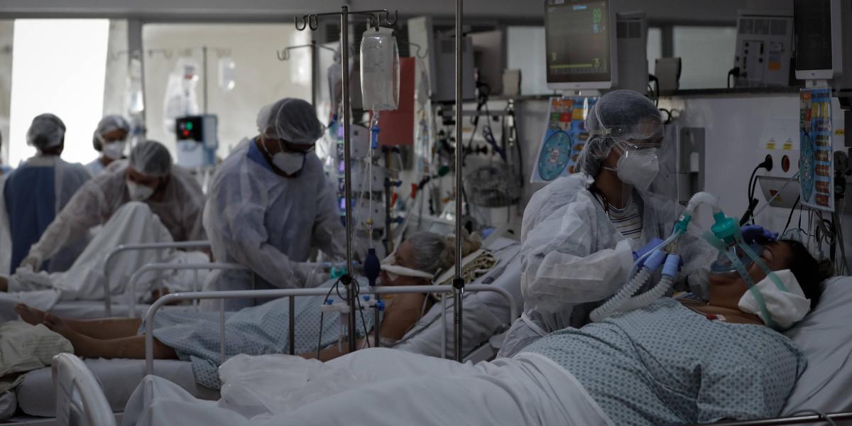 El aumento de los contagios y de las hospitalizaciones tiene a gran parte del país al borde de un colapso sanitario.