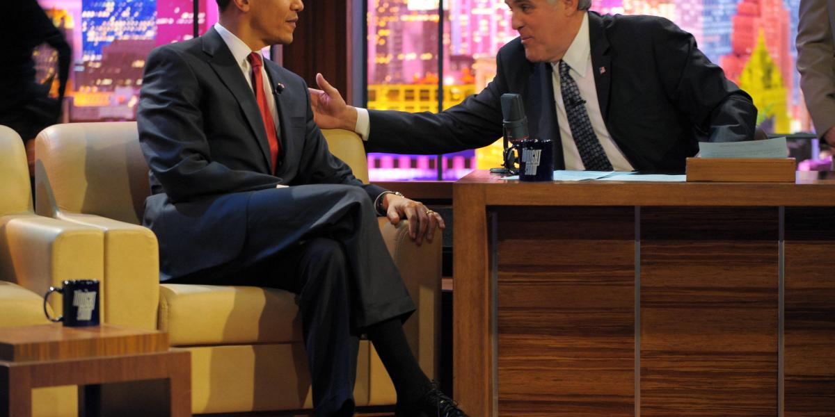 El expestadounidense Barack Obama con el periodista 
Jay Leno en el programa 'Tonight Show' de la NBC.