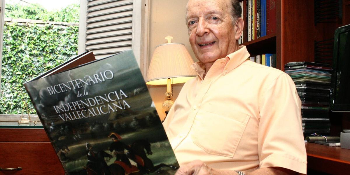 El historiador Alberto Silva tenía 85 años de edad.
