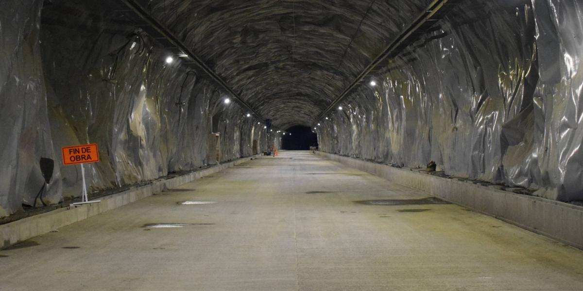 El nuevo túnel de la Quiebra, en el Nordeste, ya está perforado y pavimentado. Lo conforman dos ductos de 4,2 kilómetros y hace parte de la concesión Vías del Nus.