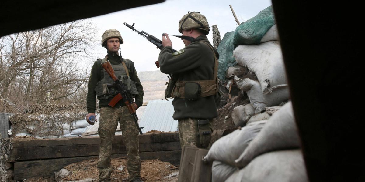 Las fuerzas militares rusas serán replegadas de la frontera con Ucrania desde este viernes.