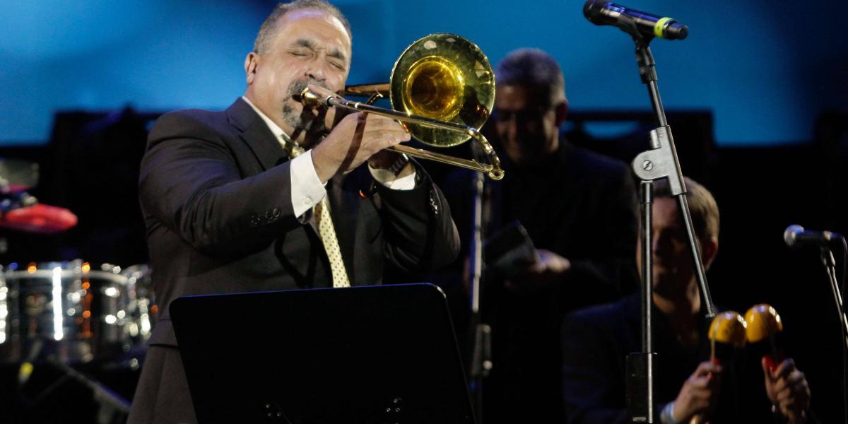 Willie Colón, estrella de La Fania, trombonista y voz de canciones como Celo, Mi sueño y Gitana, durante un concierto en Bogota, en el 2011.