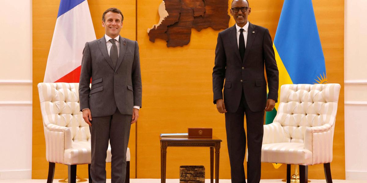 El presidente de Francia, Emmanuel Macron y el presidente de Ruanda, Paul Kagame.