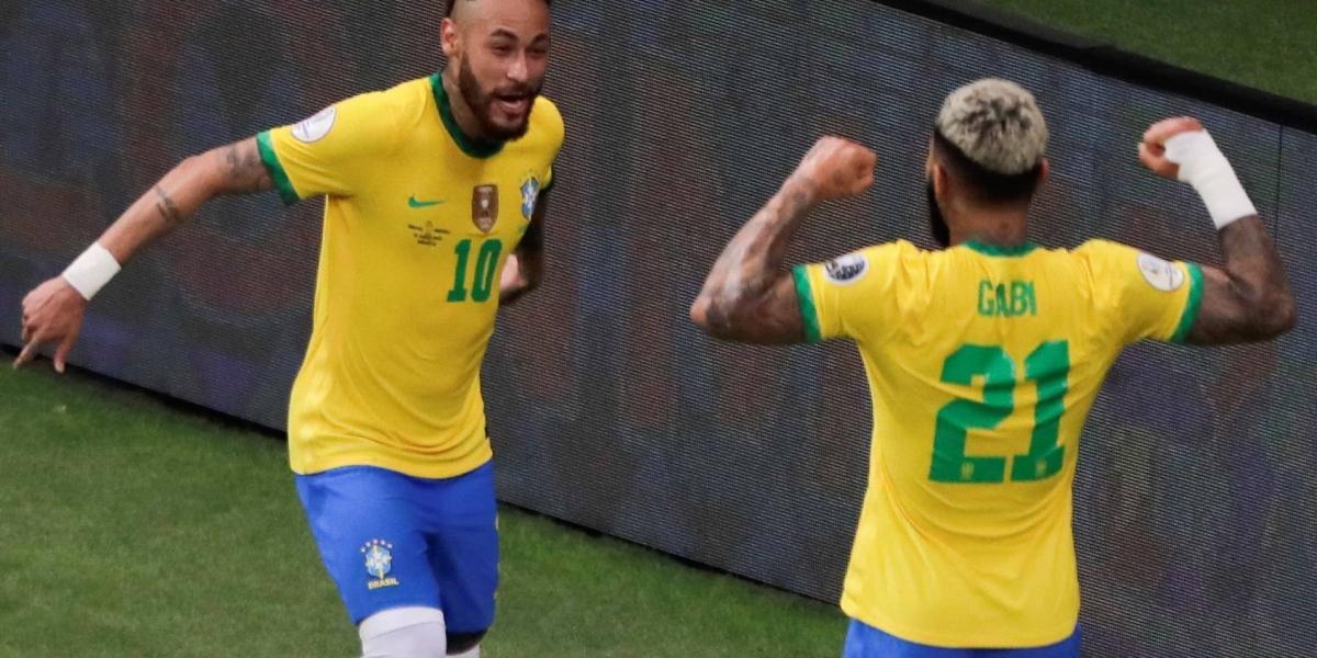 El festejo de Neymar (izq.) y Gabigol (21) contra Venezuela.