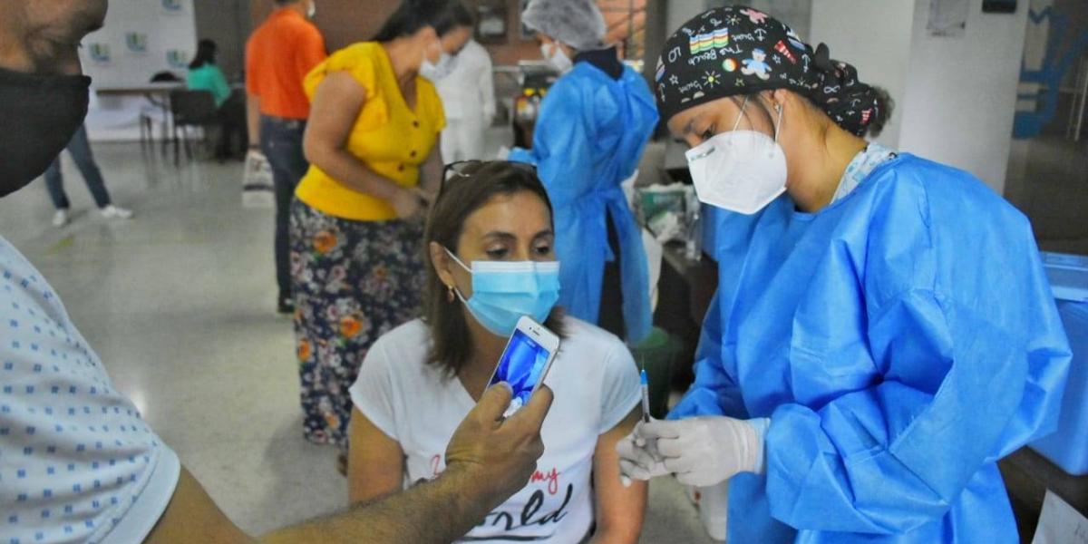 Vacunación contra el covid-19 en Ibagué