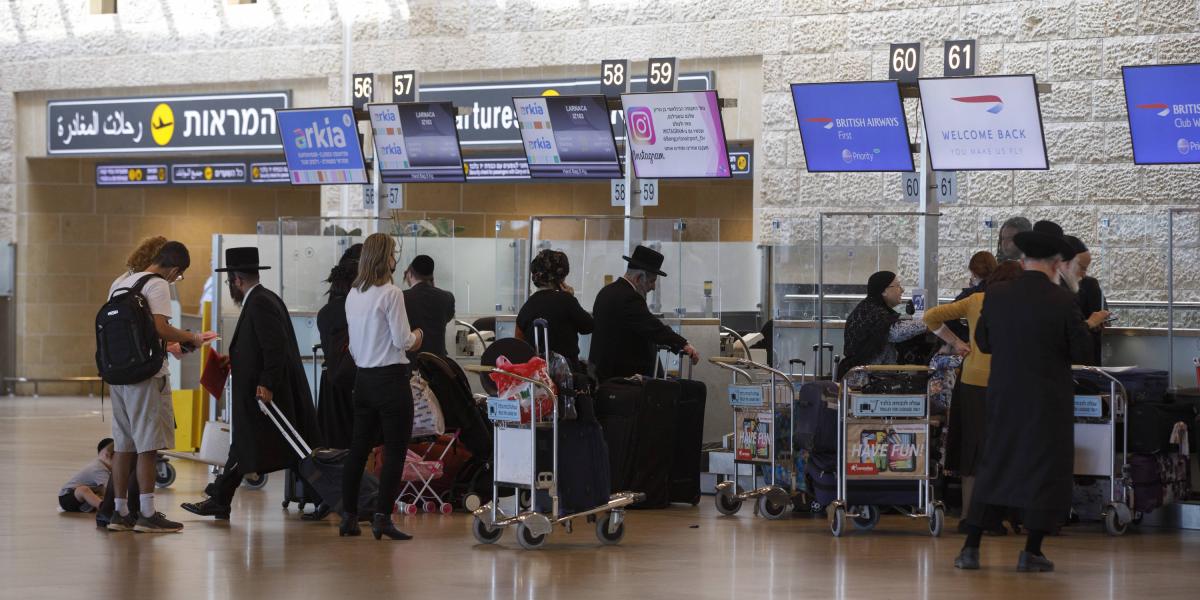 Se han dispuesto nuevos centros de pruebas covid en el Aeropuerto internacional Ben Gurion en Tel Aviv, Israel.