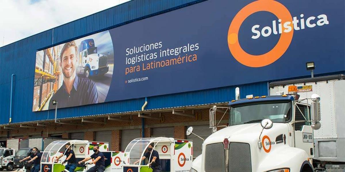 Solistica ha desplegado su máxima capacidad operativa con transporte multimodal en aviones, 
barcos, tractomulas, furgones, carros medianos, pequeños y bicicletas eléctricas.  /Foto: Juan Manuel Castillo.