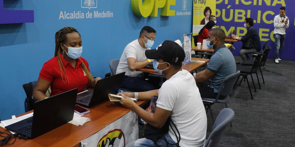 En Medellín se cumple la cumbre de empleo para los jóvenes.