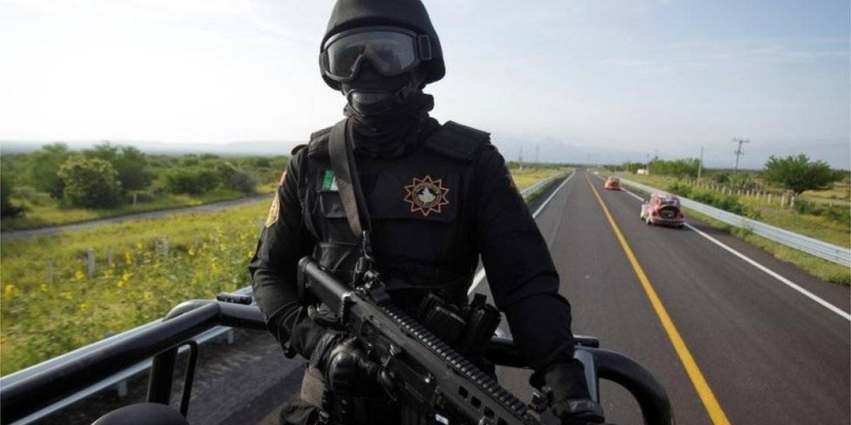 BBC Mundo: Patrullas en la carretera 85D de Monterrey a Nuevo Laredo