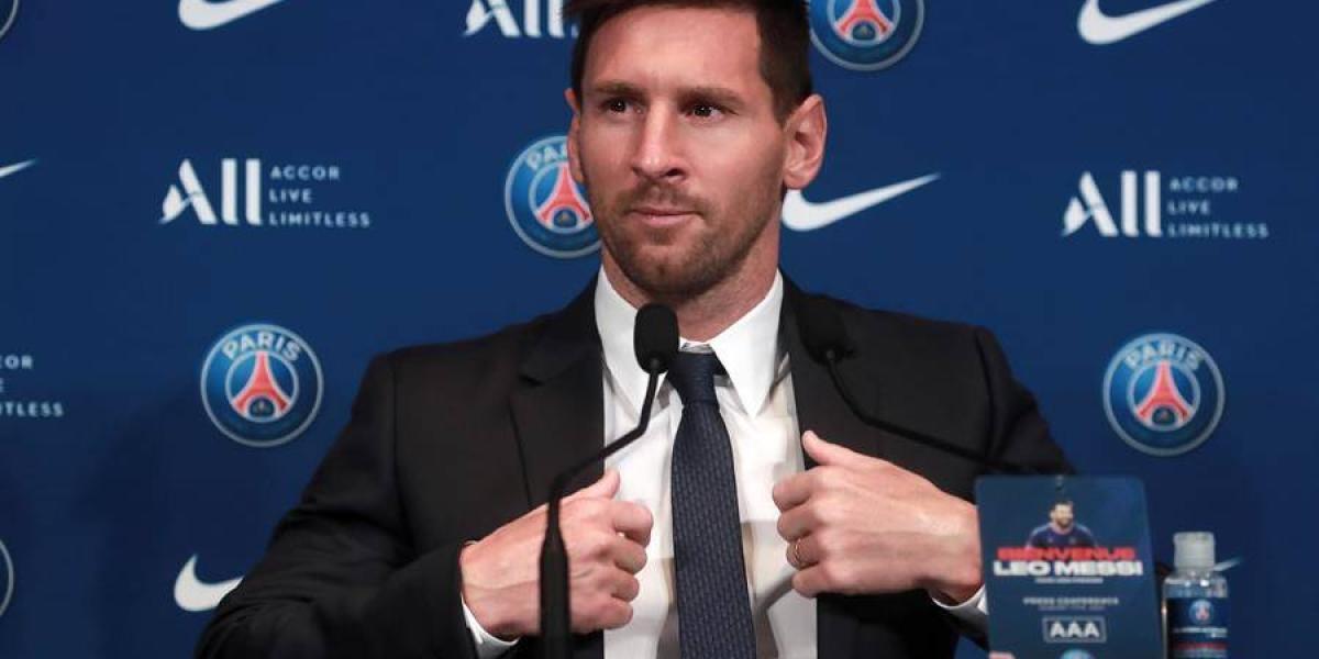 Messi durante la rueda de prensa con el PSG.