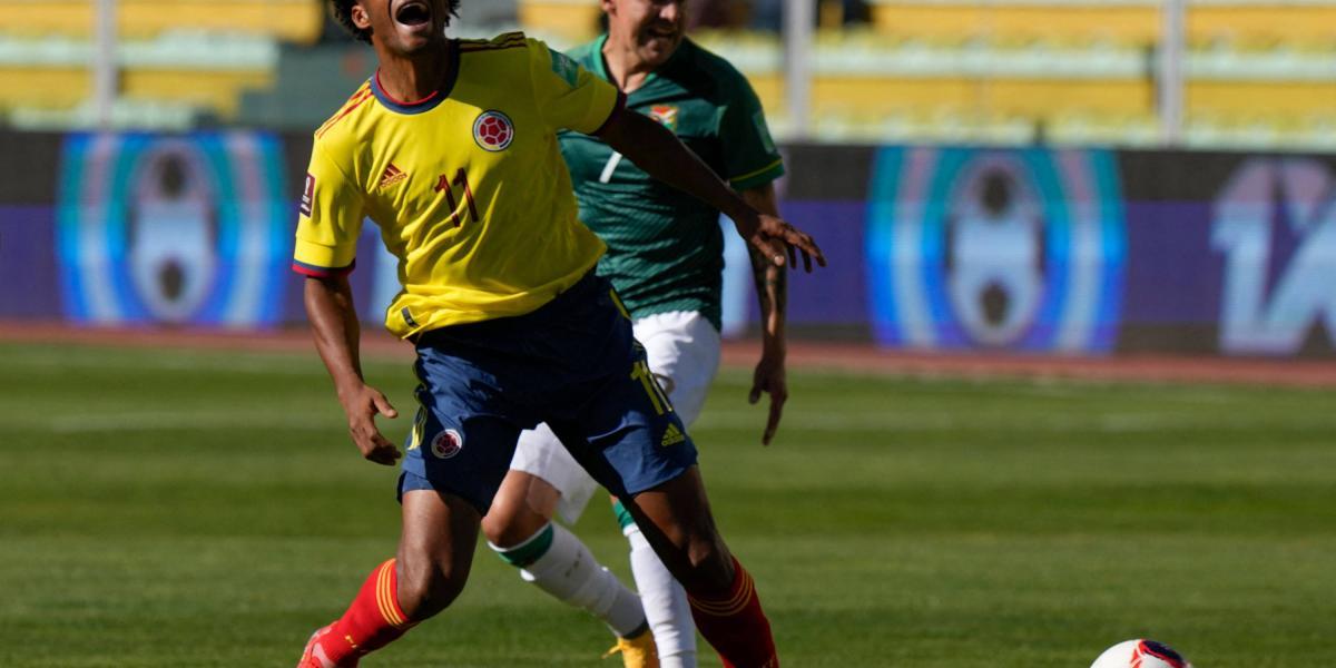 Juan Guillermo Cuadrado, en acción durante el partido contra Bolivia, en La Paz.