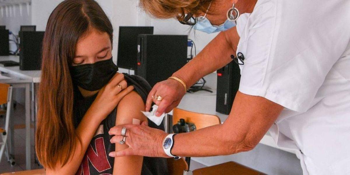 BioNTech espera que las autoridades europeas revisen sus estudios e inicie vacunación de menores.