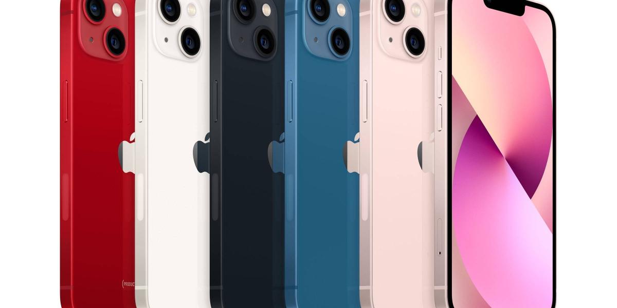 El nuevo iPhone 13 es un teléfono construido sobre la base del exitoso 12, con pocos cambios en el diseño y mejoras en el rendimiento de partes concretas como la cámara y la batería.