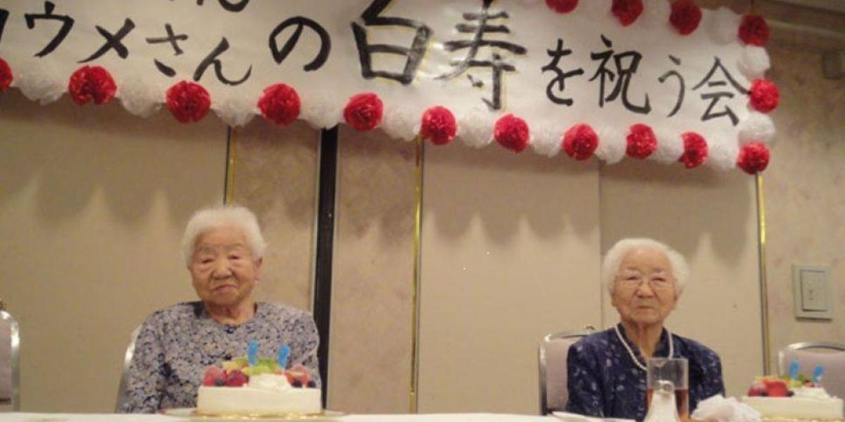 Gemelas de 107 años rompen récord de longevidad en Japón
