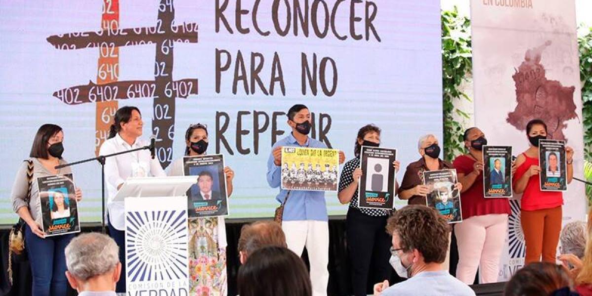 Víctimas de ejecuciones extrajudiciales exigieron que el Estado acepte su responsabilidad.