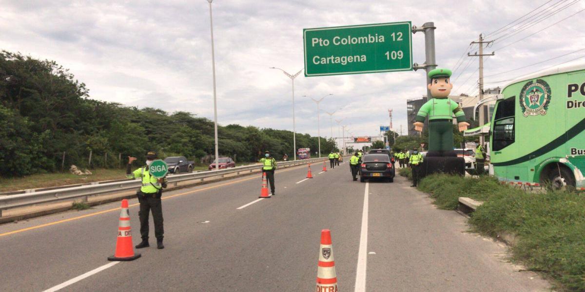 Las autoridades socializaron las medidas en la vía al mar, saliendo de Barranquilla.