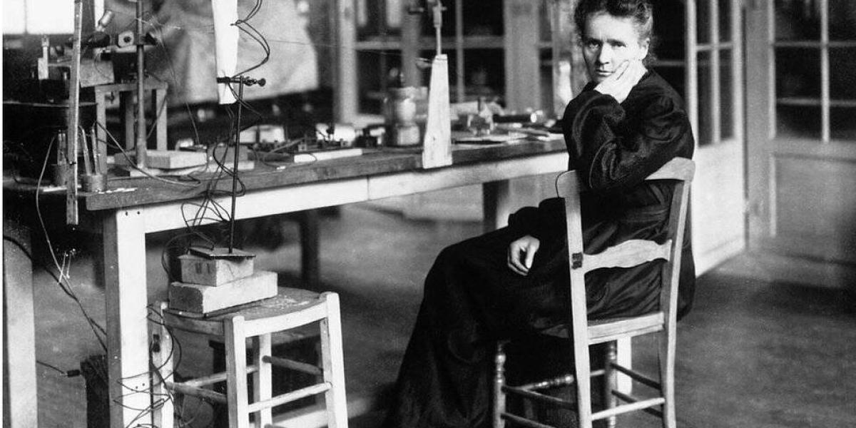 Marie Curie fue la primera mujer en ganar el Premio Nobel y la única en ganarlo en dos ocasiones.