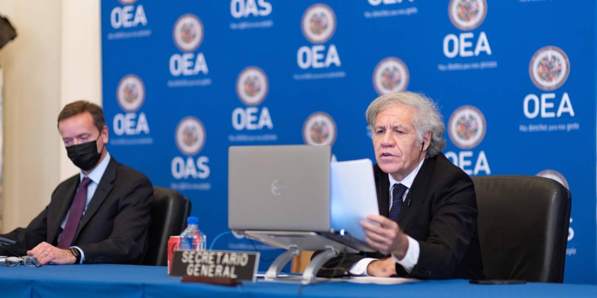 Fotografía cedida por la OEA del secretario general de la entidad, Luis Almagro, durante la Asamblea General virtual.