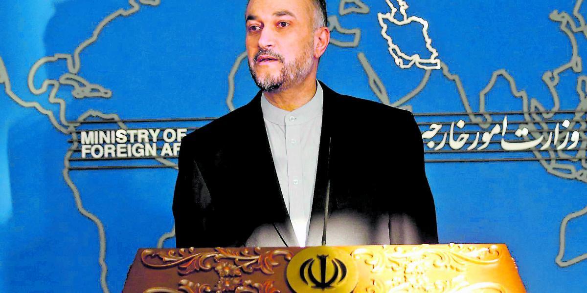 El ministro de Relaciones Exteriores iraní, Amir-Abdolahian, cuando respondía a los periodistas en una rueda de prensa en Teherán (Irán), el pasado 27 de octubre.