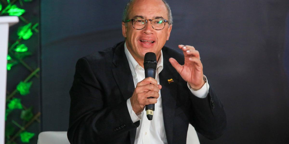 El exministro Juan Carlos Echeverry durante el debate de este miércoles.