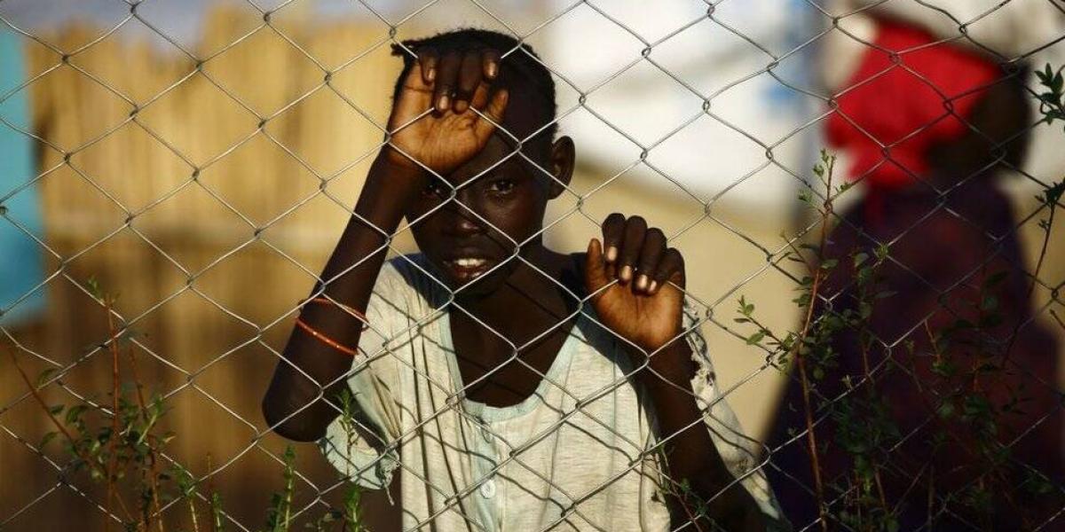 BBC Mundo: Un niño refugiado de Sudán del Sur en un campamento de la ACNUR en el estado del Nilo Blanco de Sudán, al sur de la capital Jartum.