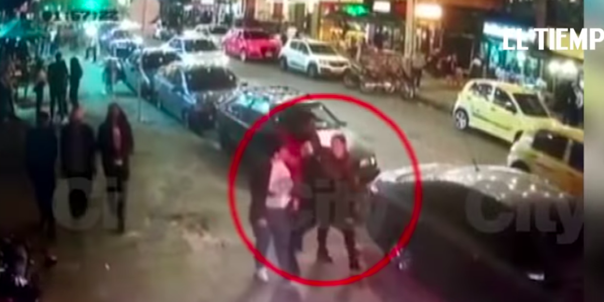 Videos de seguridad son claves en la investigación. Uno de ellos captó a Natalia Castillo cuando salía de la discoteca y, atrás, el carro gris en el que presuntamente iban los delincuentes.