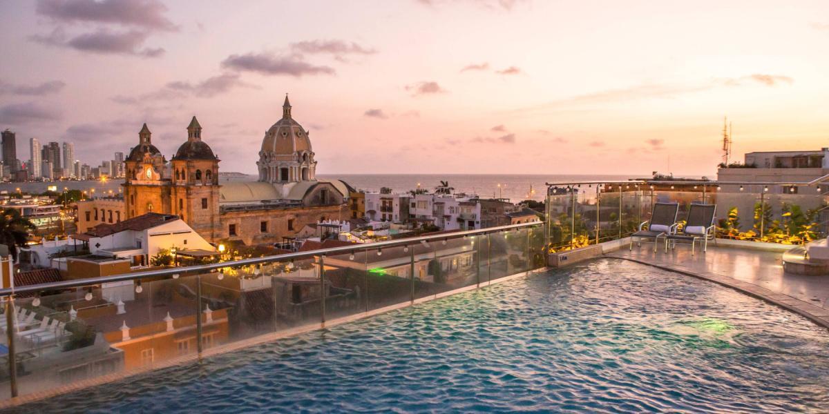 Piscina del Hotel Movich Cartagena de Indias.