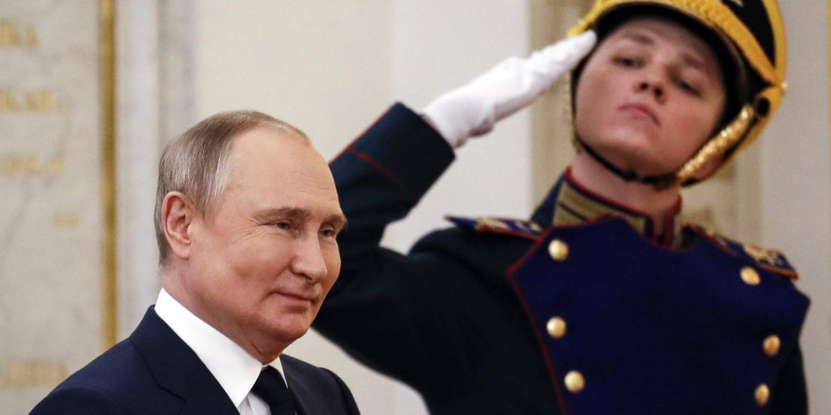 Vladimir Putin, Presidente de Rusia, junto con su guardia presidencial.