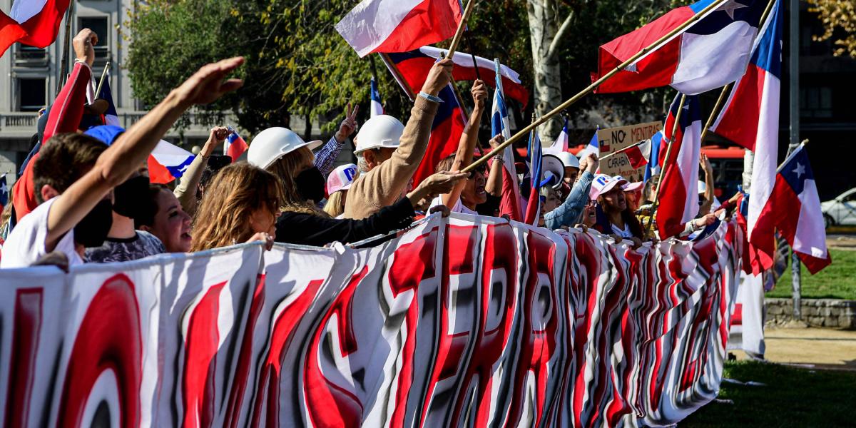 Protestas en Chile en contra de la nueva constitución.