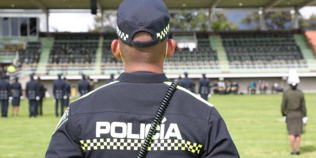 Uniformes De Policía Un Mercado Con Poca Regulación