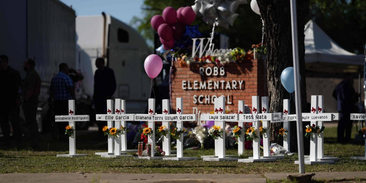 Homenajes a las víctimas del tiroteo en la escuela de Texas.