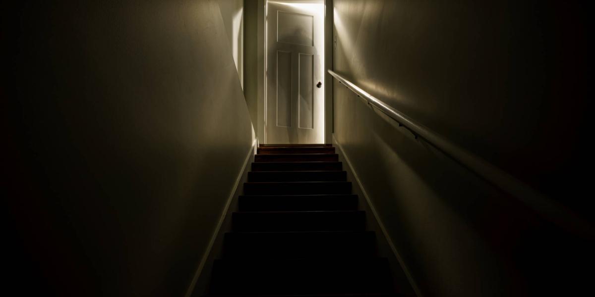 La actividad paranormal comenzó en una casa antigua que estaba siendo renovada.
