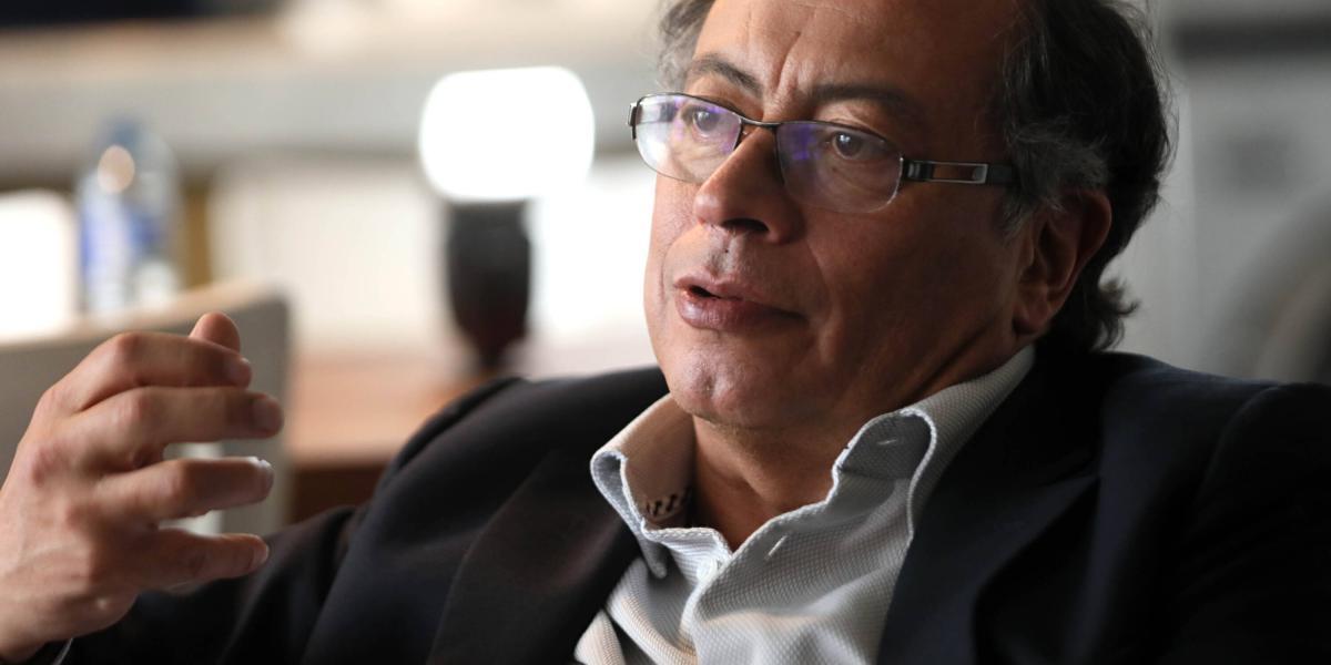 Gustavo Petro Urrego  político y economista colombiano, presidente electo para el periodo 2022-2026