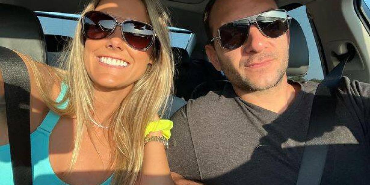 Mujer sorprendió a esposo con trío de aniversario y mujer quedó embarazada