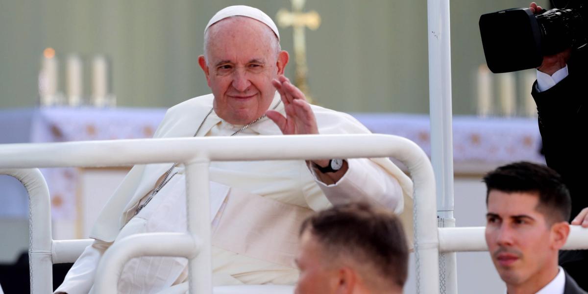 Papa Francisco llegó este martes a Kazajistán.