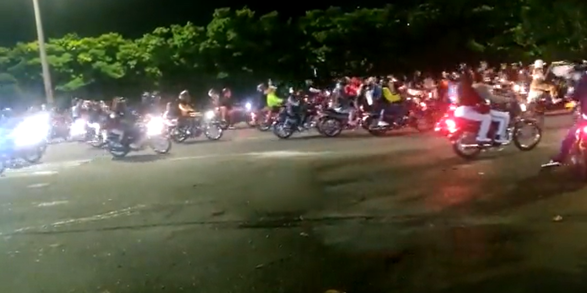 Caravana de motos en Medellín.