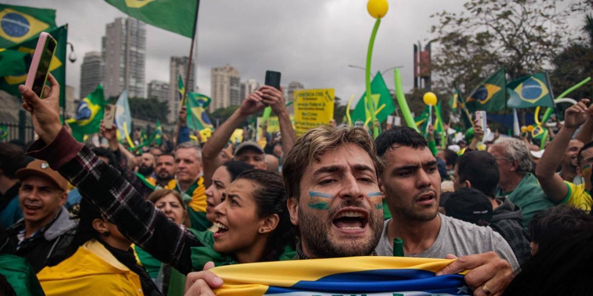 Bolsonaristas protestan contra la victoria de Lula da Silva.