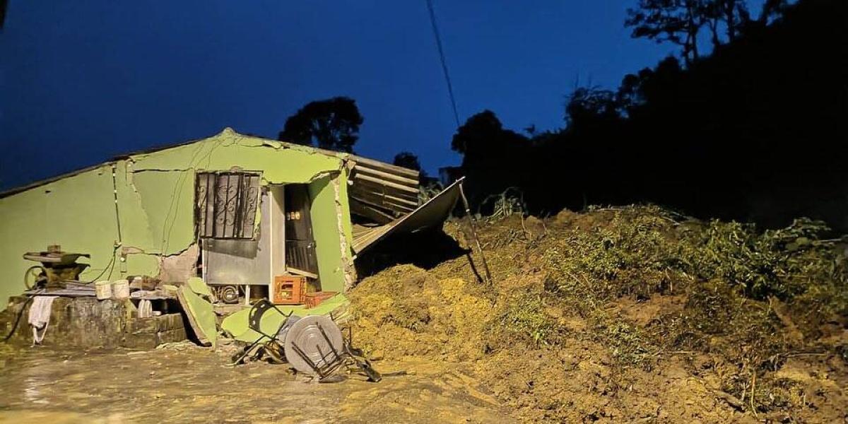 Deslizamiento ocurrido en el municipio de Victoria, Caldas que dejó dos familias damnificadas.